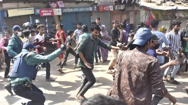 দফায় দফায় সংঘর্ষ, ইভিএম ভাংচুর যেসব ওয়ার্ডে