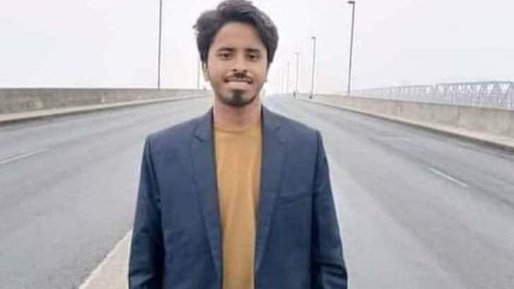 আহত ছাত্রীর মৃত্যু দেখে প্রাণ হারালেন যুবক