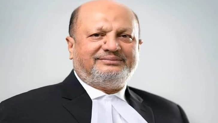 সাবেক আইনমন্ত্রী আব্দুল মতিন খসরুর আসন শূন্য ঘোষণা করে প্রজ্ঞাপন