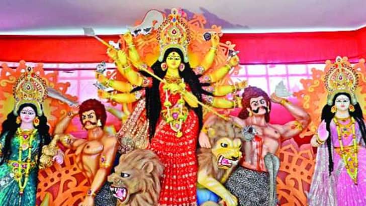 ষষ্ঠীপূজার মধ্য দিয়ে দুর্গাপূজার আনুষ্ঠানিকতা শুরু