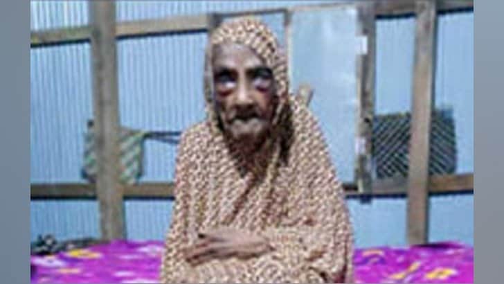 জমির জন্য সন্তানদের বোঝা হলেন ১২৫ বছর বয়সী মা