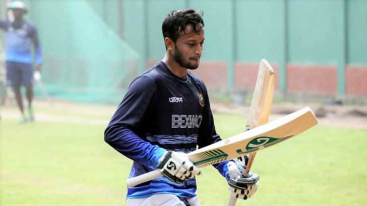 আঙুলে চোট পেয়ে আয়ারল্যান্ড সিরিজে খেলতে পারবে না সাকিব