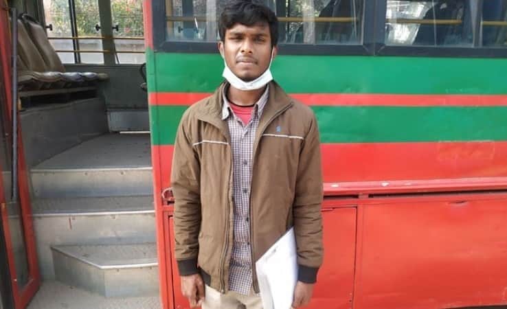 মেসেজ দেয়নি কর্তৃপক্ষ, এক ঘণ্টার জন্য ভর্তি হতে পারলেন না নিপুণ!