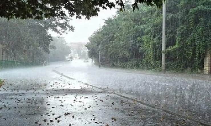 বজ্রসহ বৃষ্টি