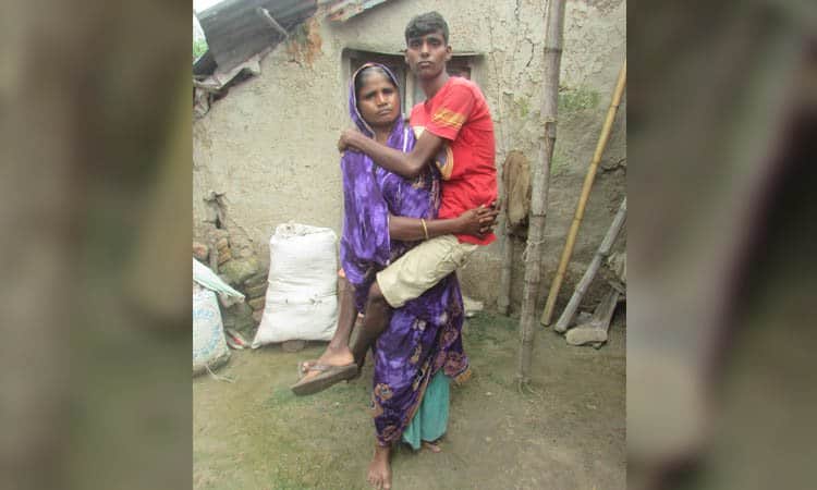 অজানা রোগ: হারিয়েছেন স্বামী-সন্তান, আরেক ছেলে মৃত্যুর পথে