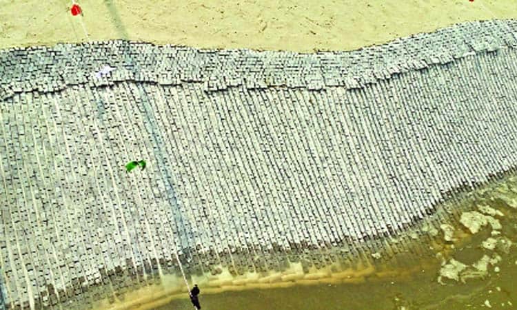 নদীর ভাঙন রোধে নতুন কৌশল উদ্ভাবন