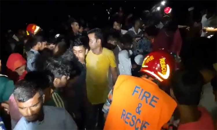 ব্রাহ্মণবাড়িয়ায় নৌকাডুবিতে মৃত্যু বেড়ে ১৭, স্বজনদের আহাজারি