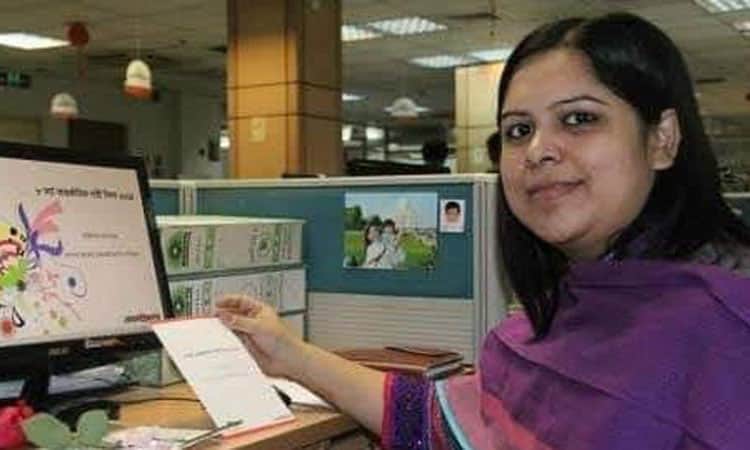 পাসপোর্ট ফেরত পাননি সাংবাদিক রোজিনা