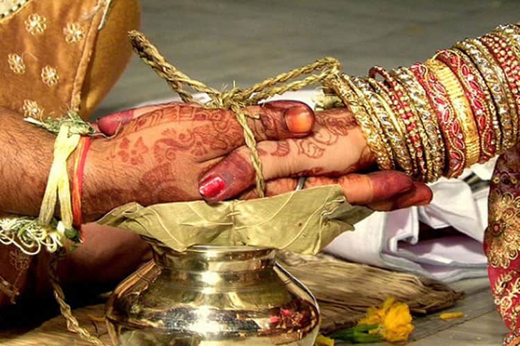 বউয়ের সাথে প্রেমিকের বিয়ে
