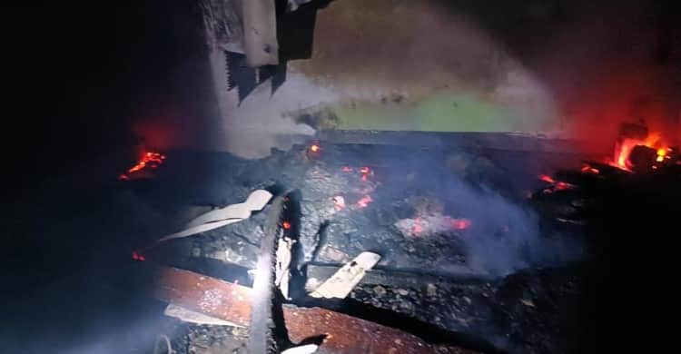 গাজীপুরে পৃথক দুই অগ্নিকাণ্ডে পুড়লো ১২ বসত ঘর