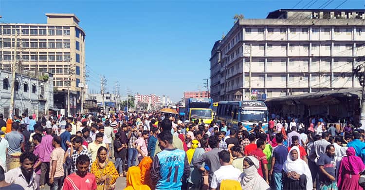 গাজীপুরে শ্রমিকদের আন্দোলনে তীব্র যানজট, ২১ কারখানায় ছুটি