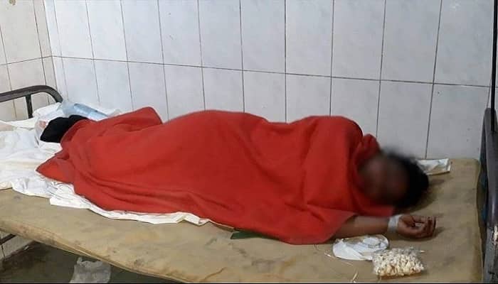 প্রেমিকাকে বন্ধুদের হাতে তুলে দিলো প্রেমিক