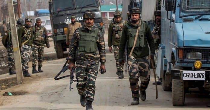 কাশ্মীর থেকে ১০ হাজার সেনা সরিয়ে নিচ্ছে ভারত