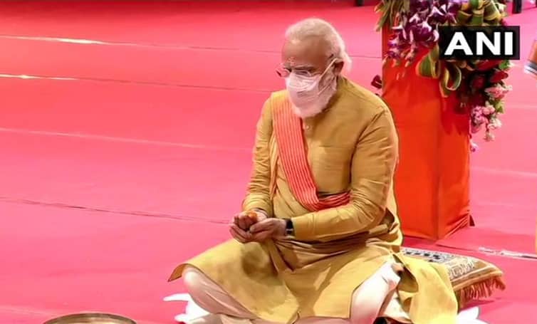 রামমন্দিরের ভিত্তিপ্রস্তর স্থাপন করলেন মোদি (ভিডিও)