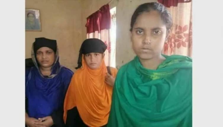 চলন্ত ট্রেনে ছিনতাই করে এই তিন নারী