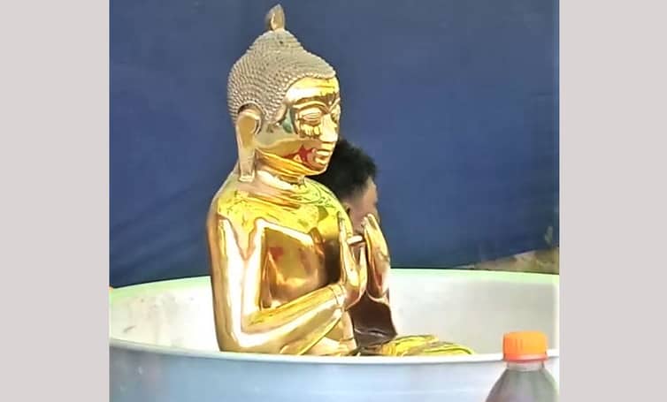 বুদ্ধমূর্তিটি ৮০০ বছরের পুরনো