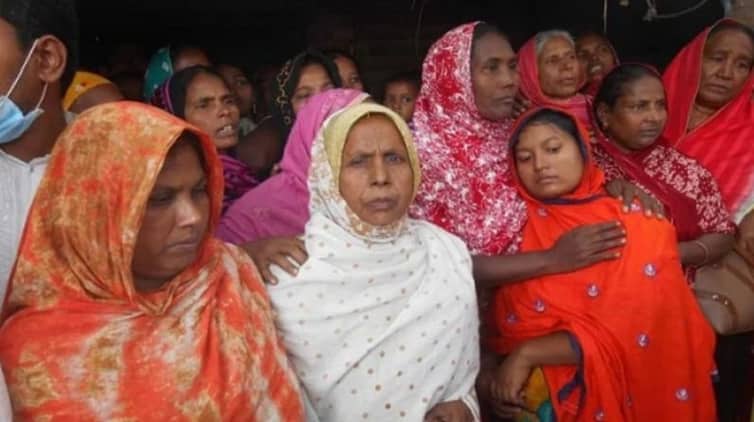 মুহূর্তেই বিধবা হলেন তিন অন্তঃসত্ত্বা কিশোরী