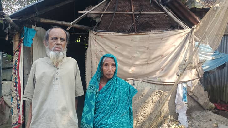 ‘একটা ঘর দিলে মরার আগে শান্তিতে ঘুমাইতাম’