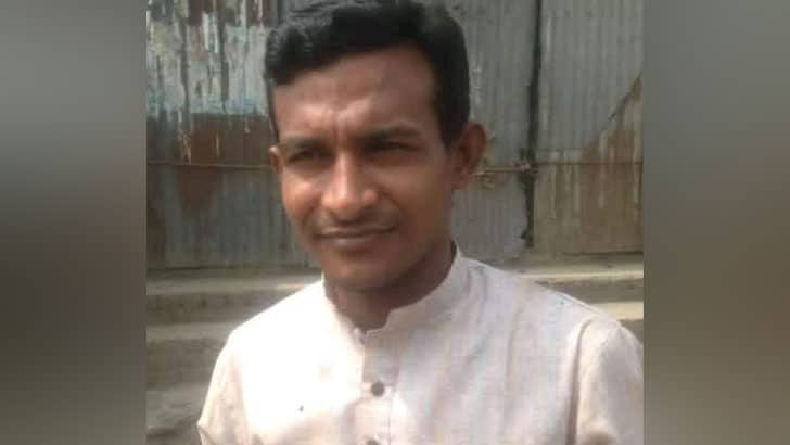 ইমামকে লাঞ্ছিত করায় যুবলীগ নেতাকে সমাজচ্যুত করলেন এলাকাবাসী!