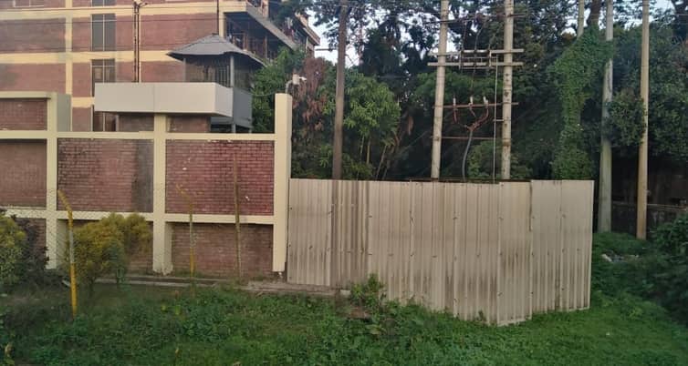 চলাচলের রাস্তা দখল করে কারখানা তৈরির অভিযোগ উঠেছে পিএইচপির বিরুদ্ধে
