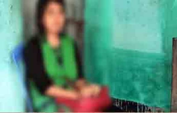 অচেনা নারীর কাছে রেখে গেলেন কন্যাকে, ফিরে এসে দেখলেন…
