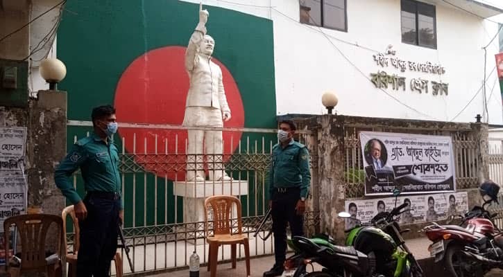 বরিশালে ১৪ স্থাপনা ঘিরে নিরাপত্তা জোরদার