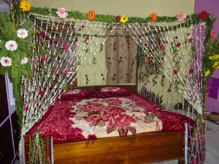 রাতে বাসরঘর ছেড়ে দৌড়ে পালাল বর-কনে!