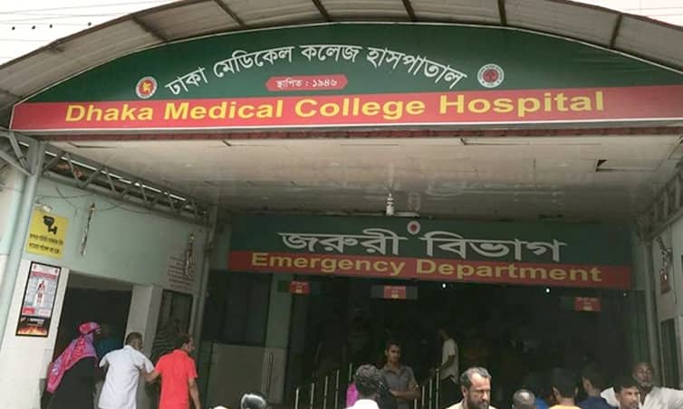 বাসায় ঢুকে গৃহবধূকে কোপালো দুর্বৃত্তরা