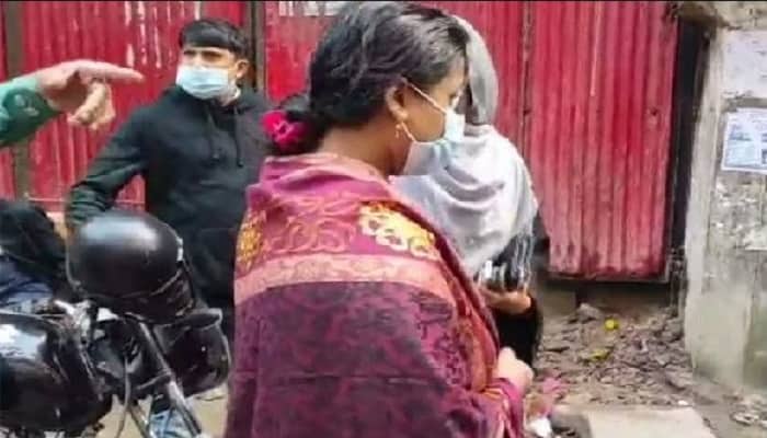 গোপন সময়ের ভিডিও দেখিয়ে বারবার শারীরিক সম্পর্ক