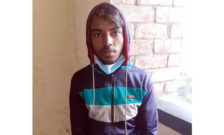 পঞ্চম শ্রেণির ছাত্রীকে বিয়ের প্রস্তাব, রাজি না হওয়ায়…