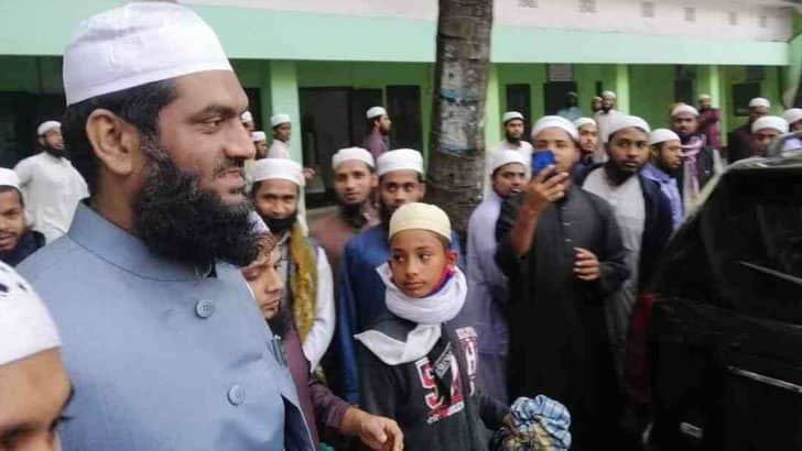 হঠাৎ হাটহাজারী মাদ্রাসায় মামুনুল