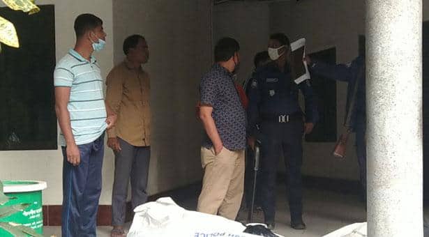 জেলা পরিষদের ডাকবাংলো থেকে অফিস সহকারীর মৃতদেহ উদ্ধার