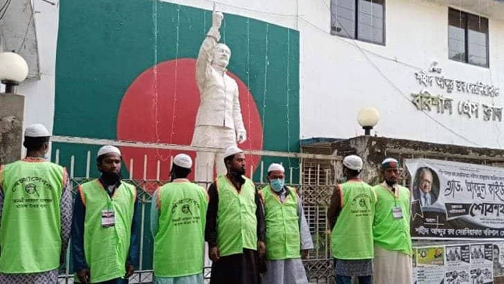 ভাস্কর্য ও মন্দিরের নিরাপত্তায় ৩০০ স্বেচ্ছাসেবক