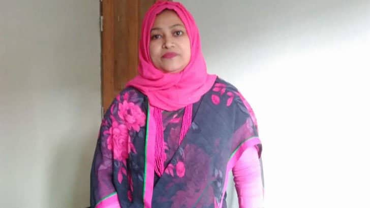 অসুস্থতার অজুহাতে স্ত্রীকে দিয়ে শিক্ষকতা