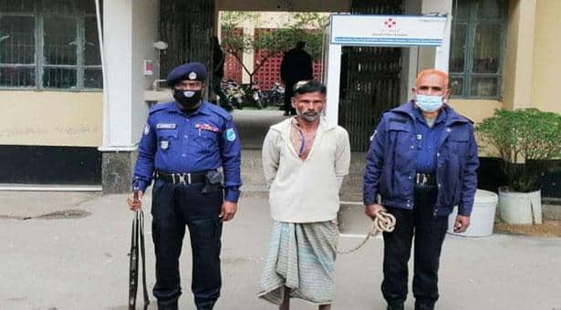 ৫০০ টাকার জন্য মাকে রড দিয়ে পেটাল ছেলে