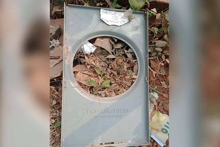 চিরকুট লিখে চুরি হচ্ছে মিটার