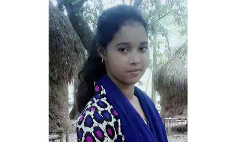 বাবা দেখলেন মেয়ের কক্ষের দরজা খোলা, ভেতরে নিথর দেহ