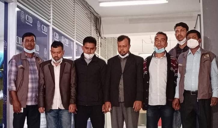 টাকা হাতিয়ে নিয়ে চাকরি প্রার্থীদের ফেলে দিতো জঙ্গলে