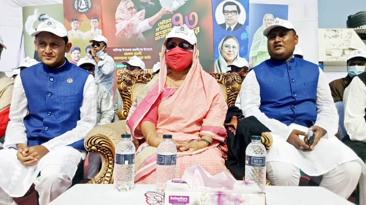 দুুর্বার গতিতে এগিয়ে চলছে ছাত্রলীগ :চুমকি