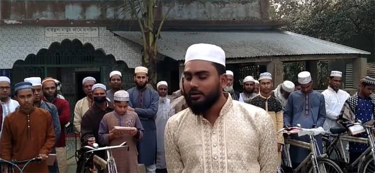 টানা ৪০ দিন জামাতে নামাজ আদায়ে বাইসাইকেল পেল ৮ স্কুলছাত্র