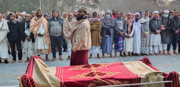 কুষ্টিয়ার গোপালপুরে আনুশকাহর দাফন সম্পন্ন