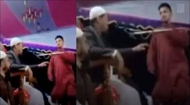 মঞ্চে উঠে চরমোনাই পীরের ওপর হামলার চেষ্টা যুবকের