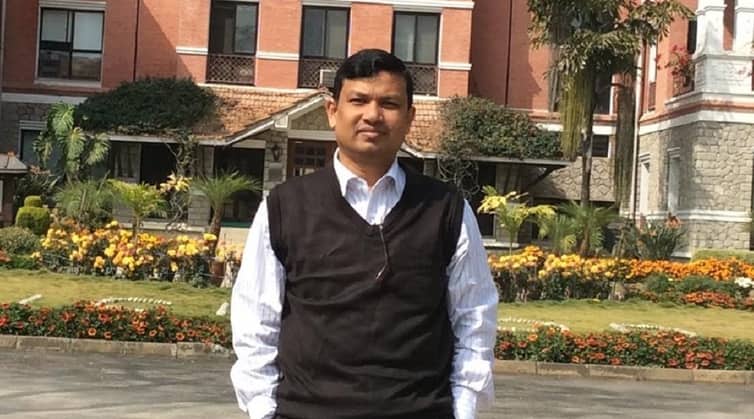 চবির সাবেক রেজিস্ট্রার অধ্যাপক কামরুল হুদা আর নেই