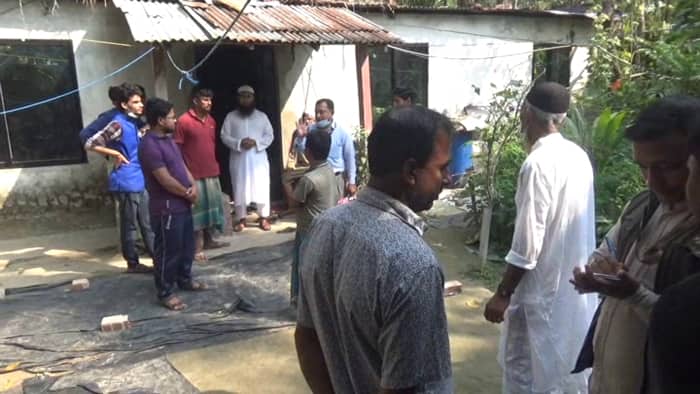 সহপাঠীসহ কলেজছাত্রীকে জিম্মি করে শ্লীলতাহানি, ভিডিও ধারণ