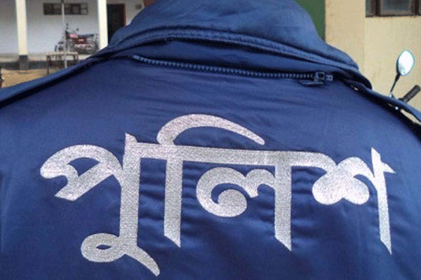 ডাকাতির অভিযোগে ডিবির ওসিসহ ৬ পুলিশ কর্মকর্তা গ্রেফতার