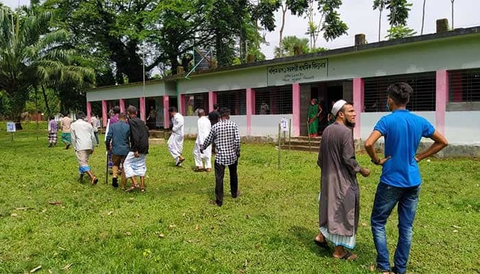 সিলেট-৩ আসনের উপনির্বাচনে ভোটগ্রহণ চলছে