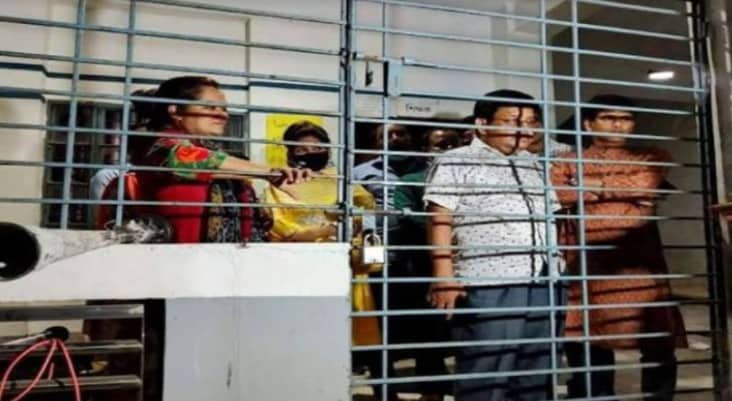 ১৪ ঘণ্টা পর মুক্ত হলেন শিক্ষকরা