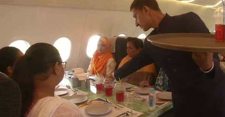 ‘উড়ন্ত বিমানে’ খাবার খাওয়ার অনুভূতি দিচ্ছে এই রেস্টুরেন্ট