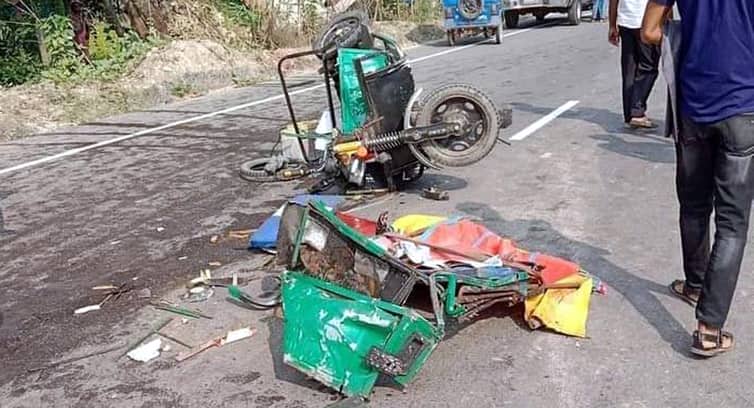 কুমিল্লায় ২ বাসের ধাক্কায় প্রাণ গেল স্বামী-স্ত্রীসহ ৩ জনের স্বামী-স্ত্রীসহ