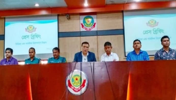 এলাকায় বুথ বসিয়ে উত্তর মুখস্থ, জনপ্রতি নিতো ১৫ লাখ পরীক্ষার প্রশ্ন জালিয়াতি